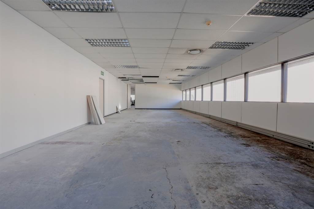676  m² Office Space in Cape Town City Centre photo number 8