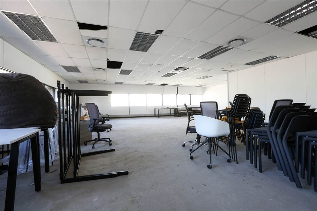 676  m² Office Space in Cape Town City Centre photo number 12