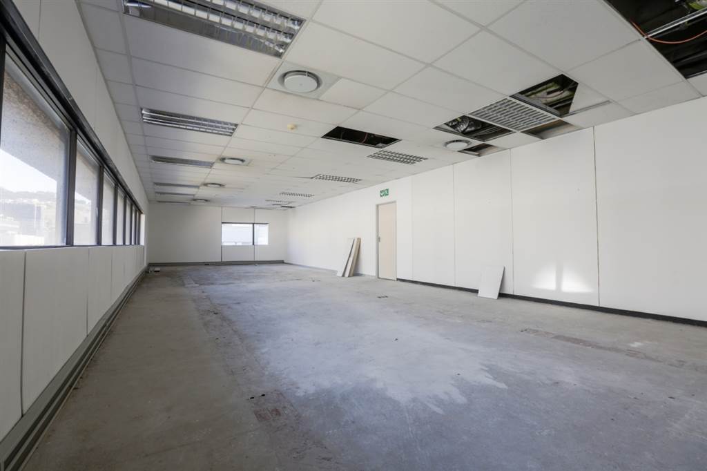 676  m² Office Space in Cape Town City Centre photo number 7