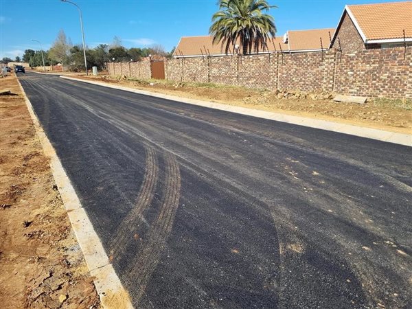 1 088 m² Land available in Riversdale
