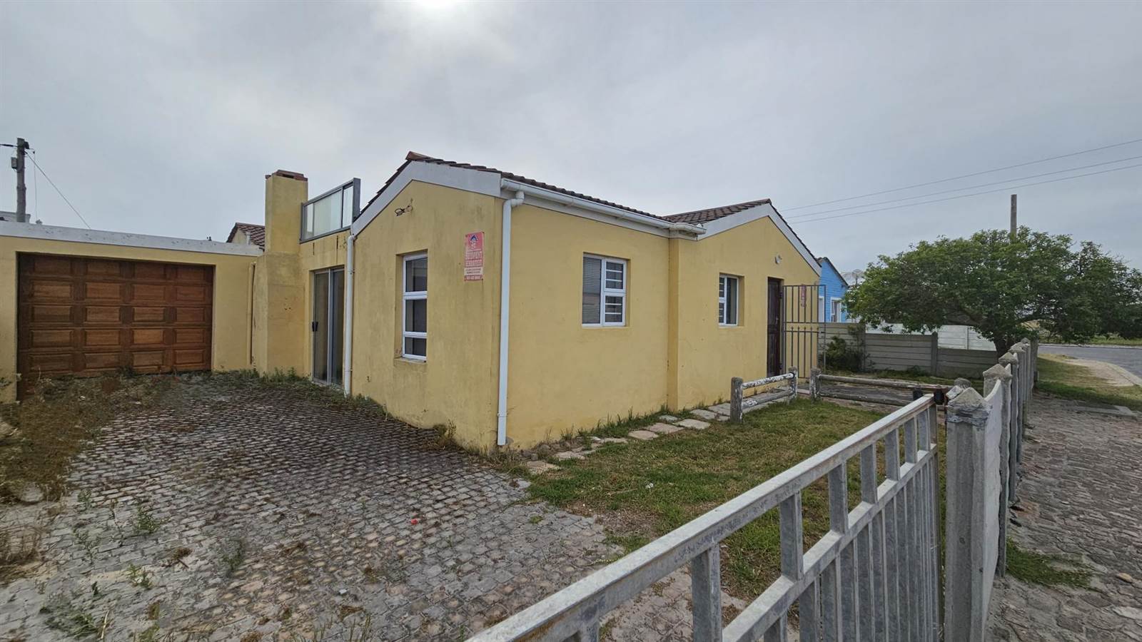 5 Bed House in Struisbaai photo number 1