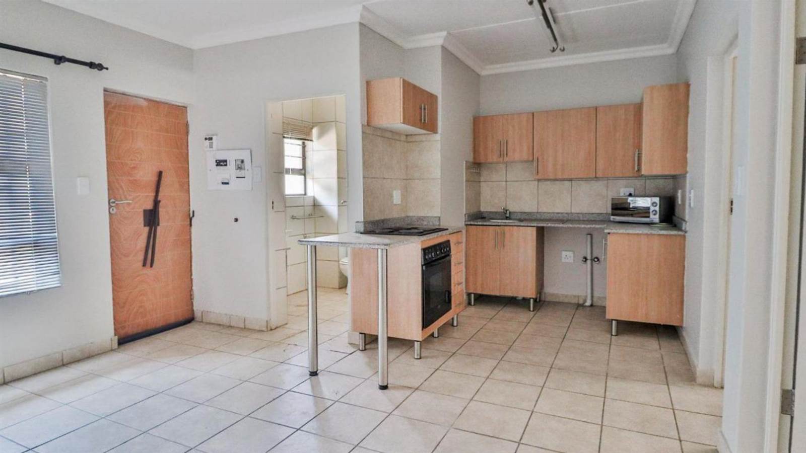 2 Bed Apartment in Potchefstroom Central photo number 6