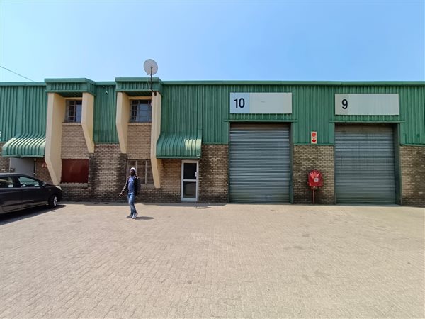 215  m² Industrial space