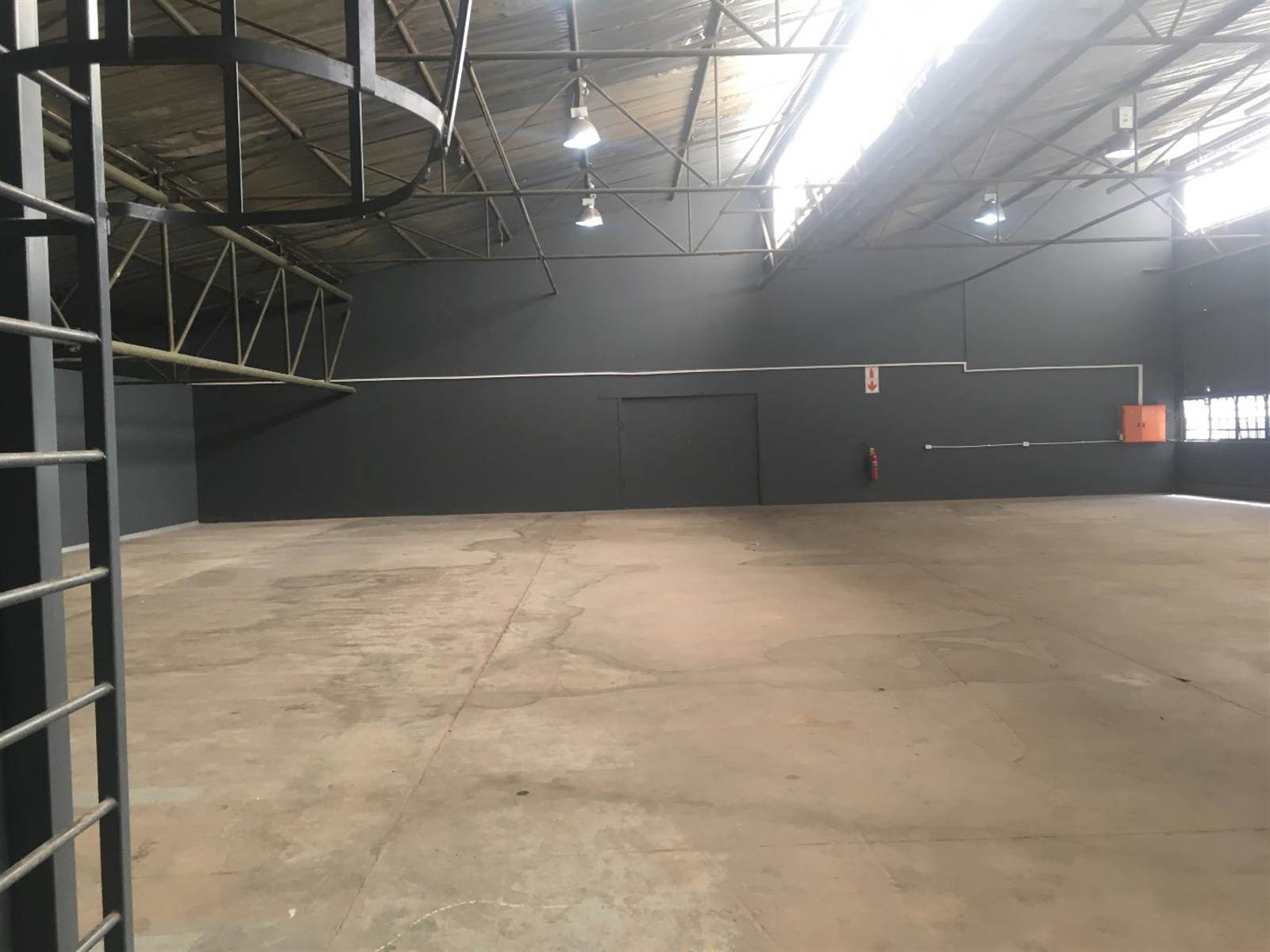 696  m² Industrial space in Spartan photo number 5