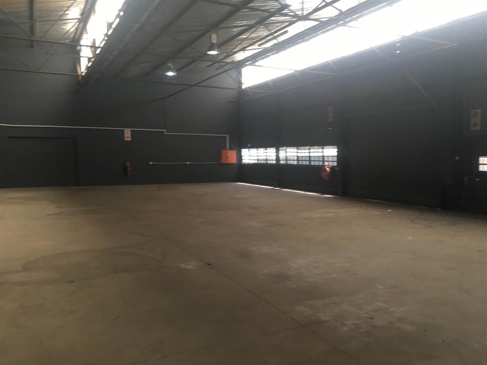 696  m² Industrial space in Spartan photo number 16