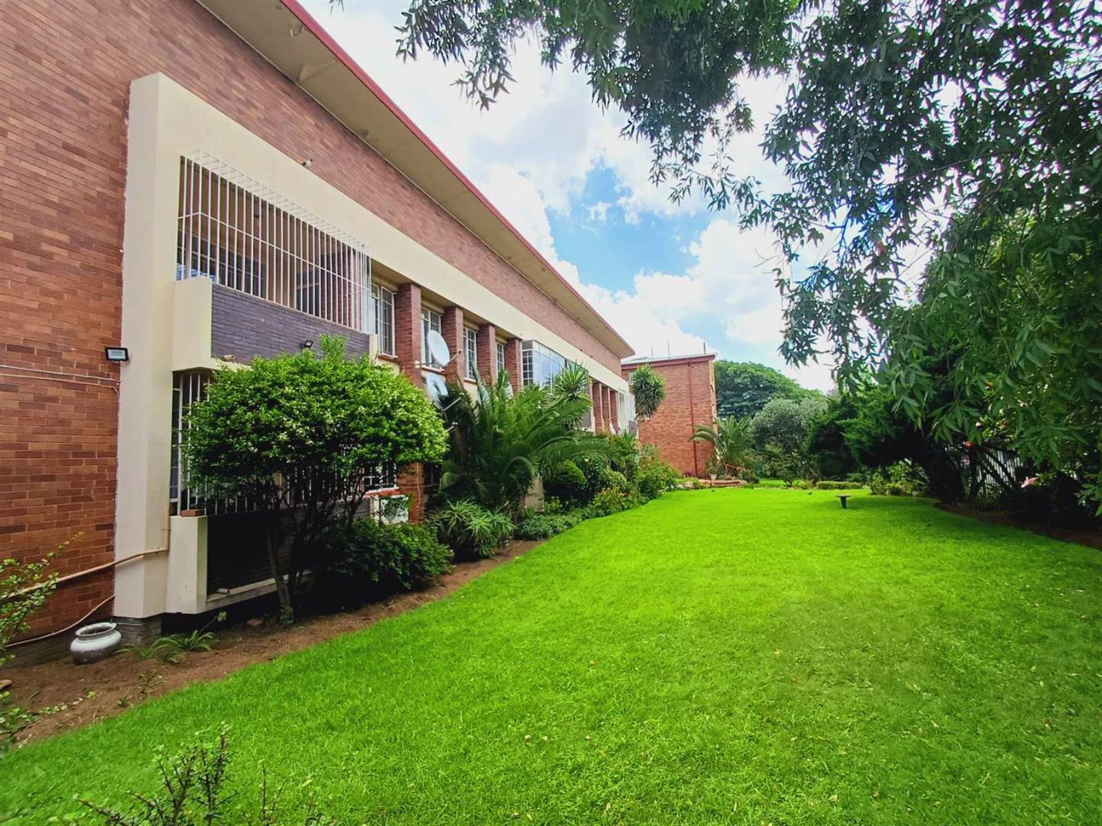 2 Bed Apartment in Benoni Central photo number 16