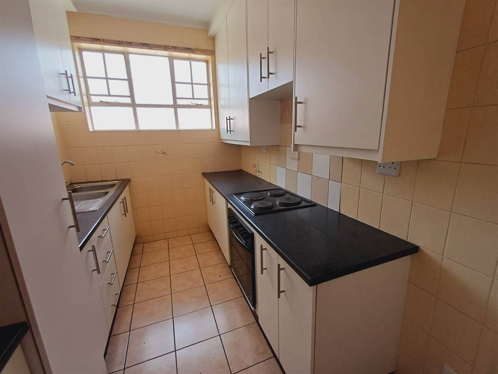 2 Bed Apartment in Benoni Central photo number 12