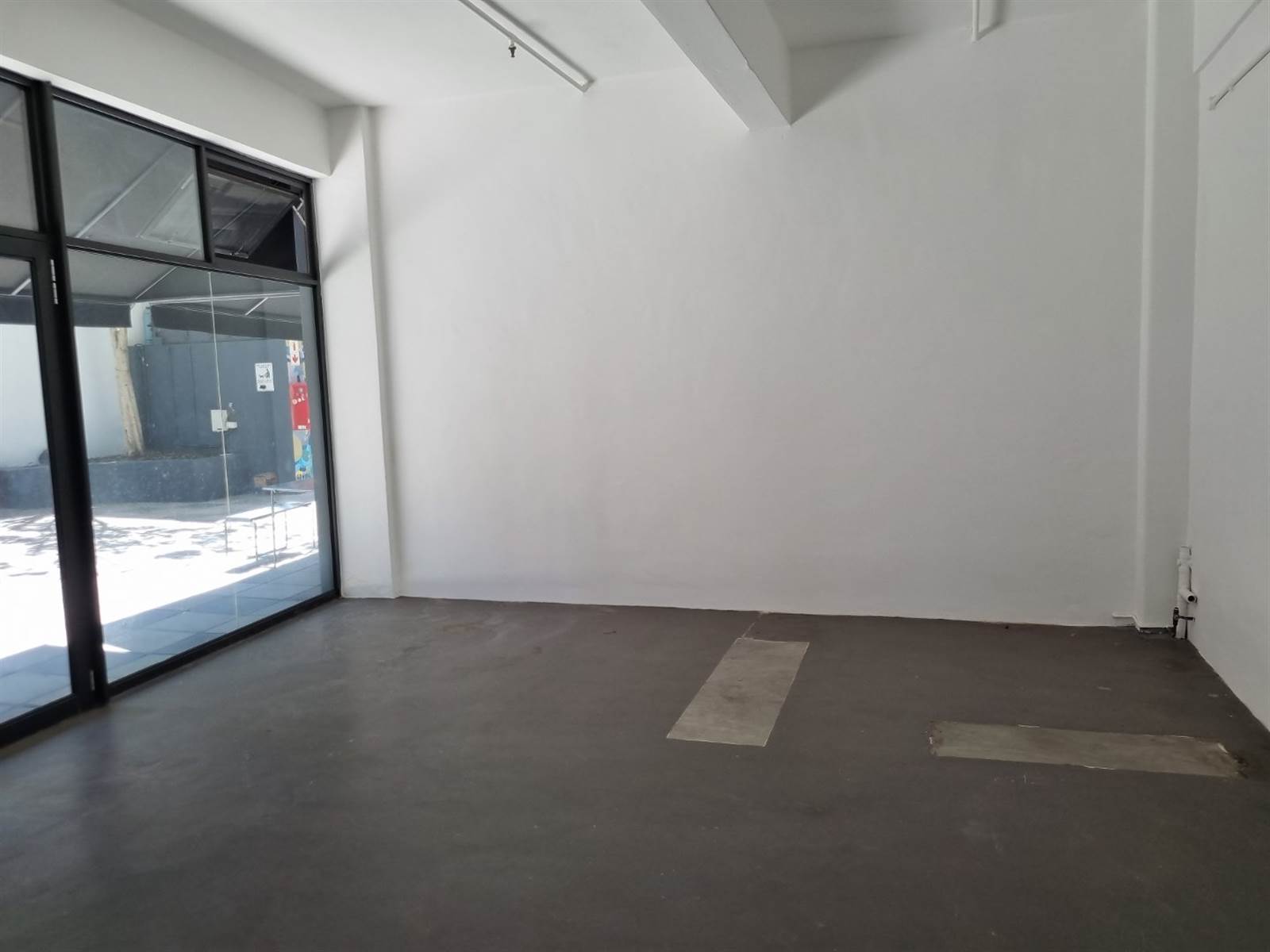 38  m² Commercial space in Woodstock photo number 8