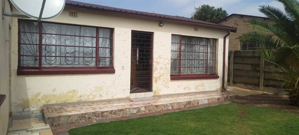 2 Bed House in Mohlakeng photo number 22