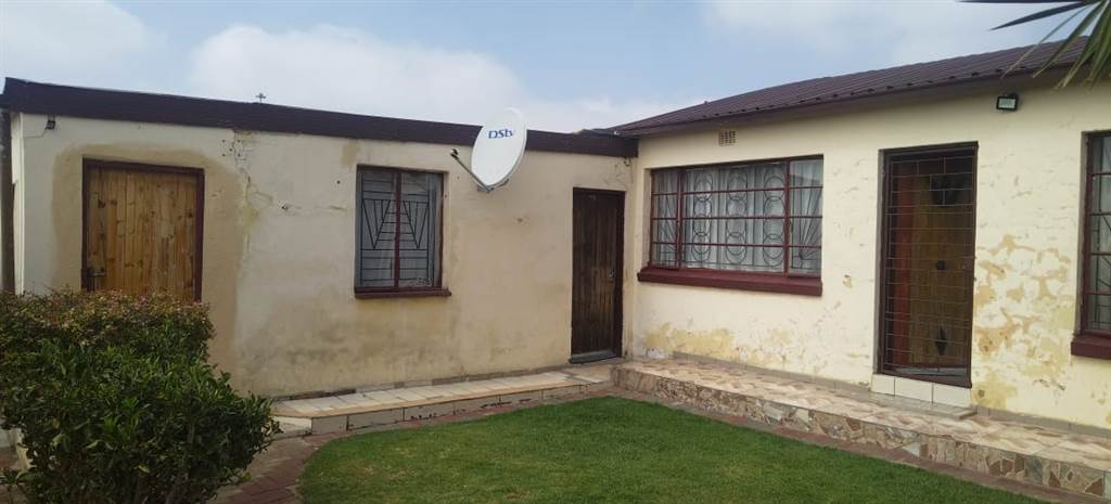 2 Bed House in Mohlakeng photo number 21