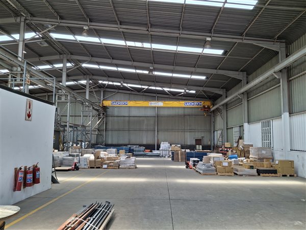 2 000  m² Industrial space