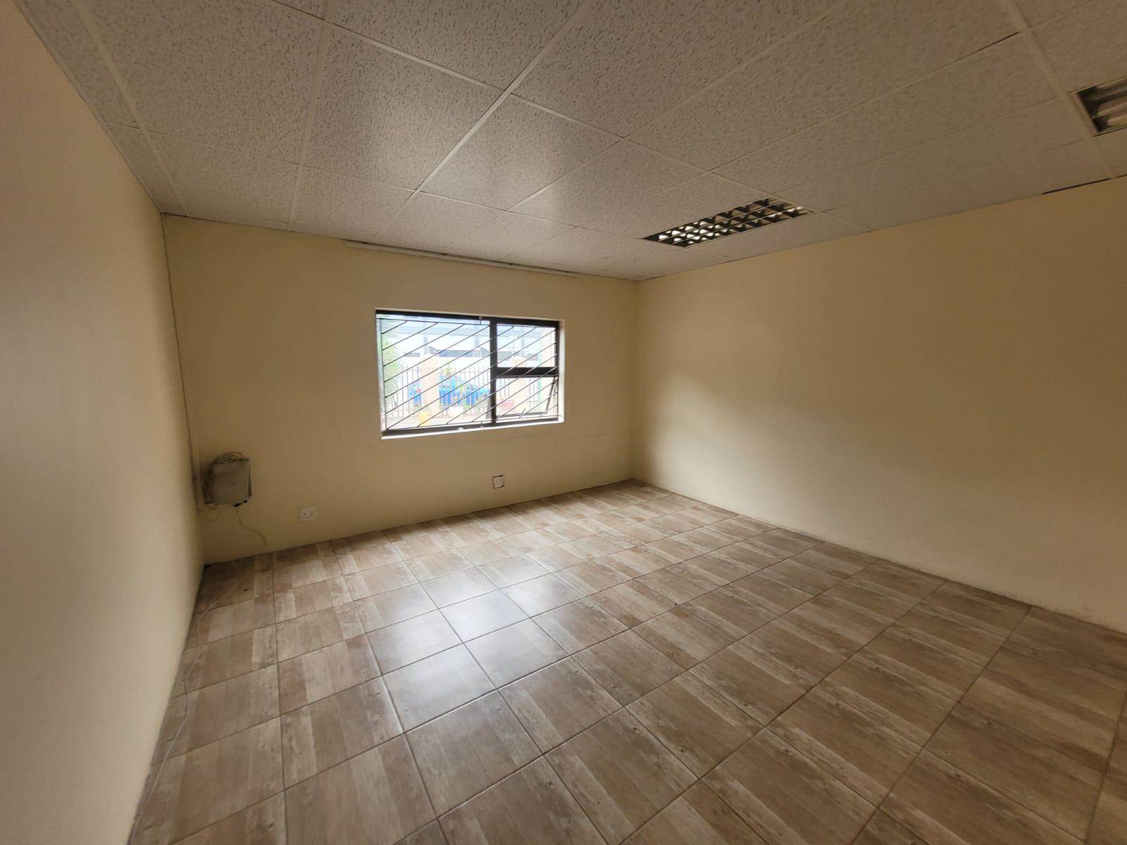 250  m² Commercial space in Kempton Park Central photo number 11
