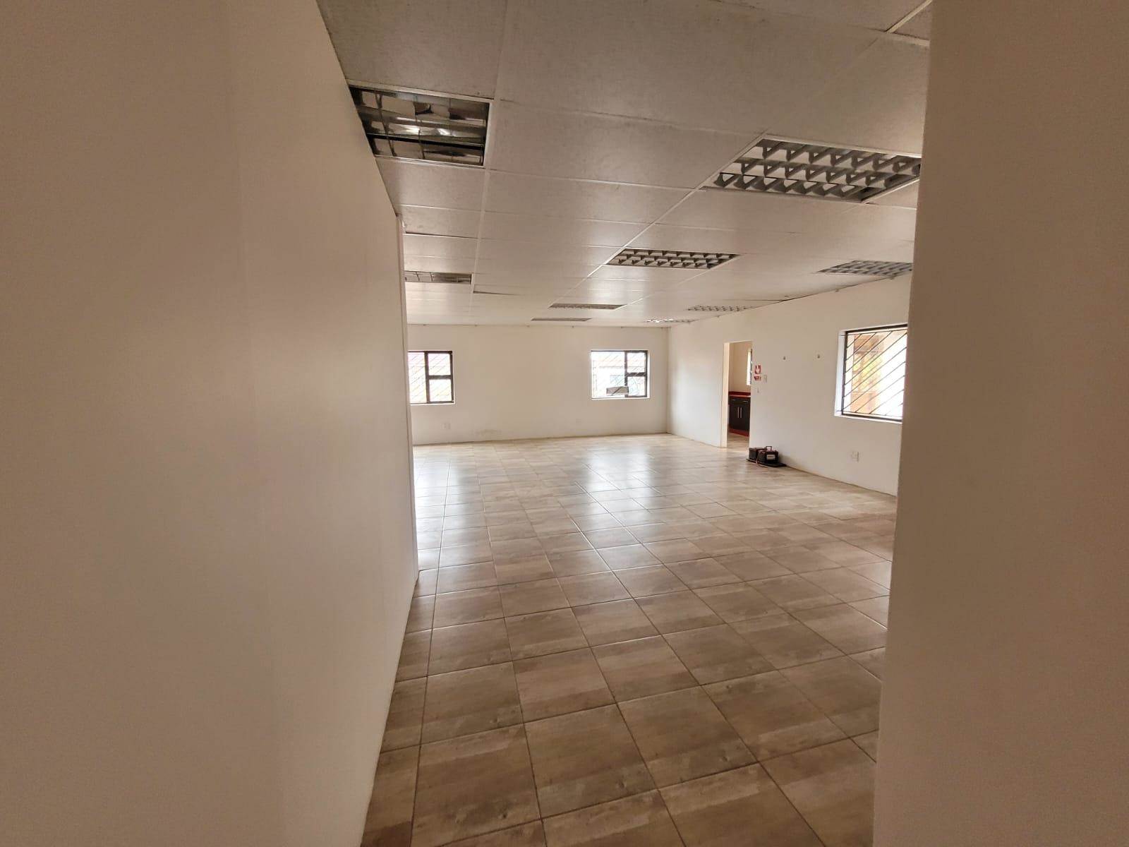 250  m² Commercial space in Kempton Park Central photo number 12