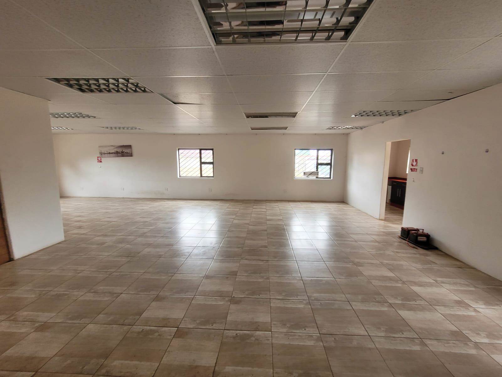 250  m² Commercial space in Kempton Park Central photo number 5