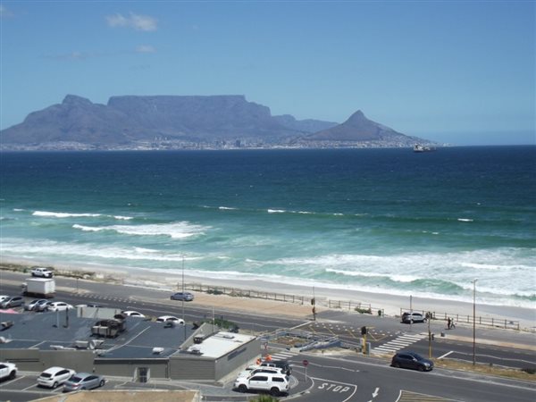 1 Bed Apartment in Bloubergstrand