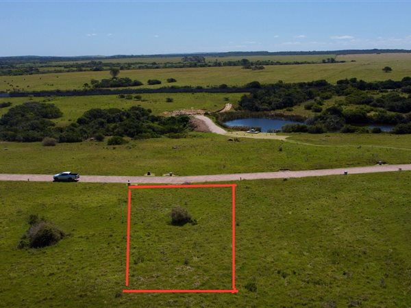 823 m² Land