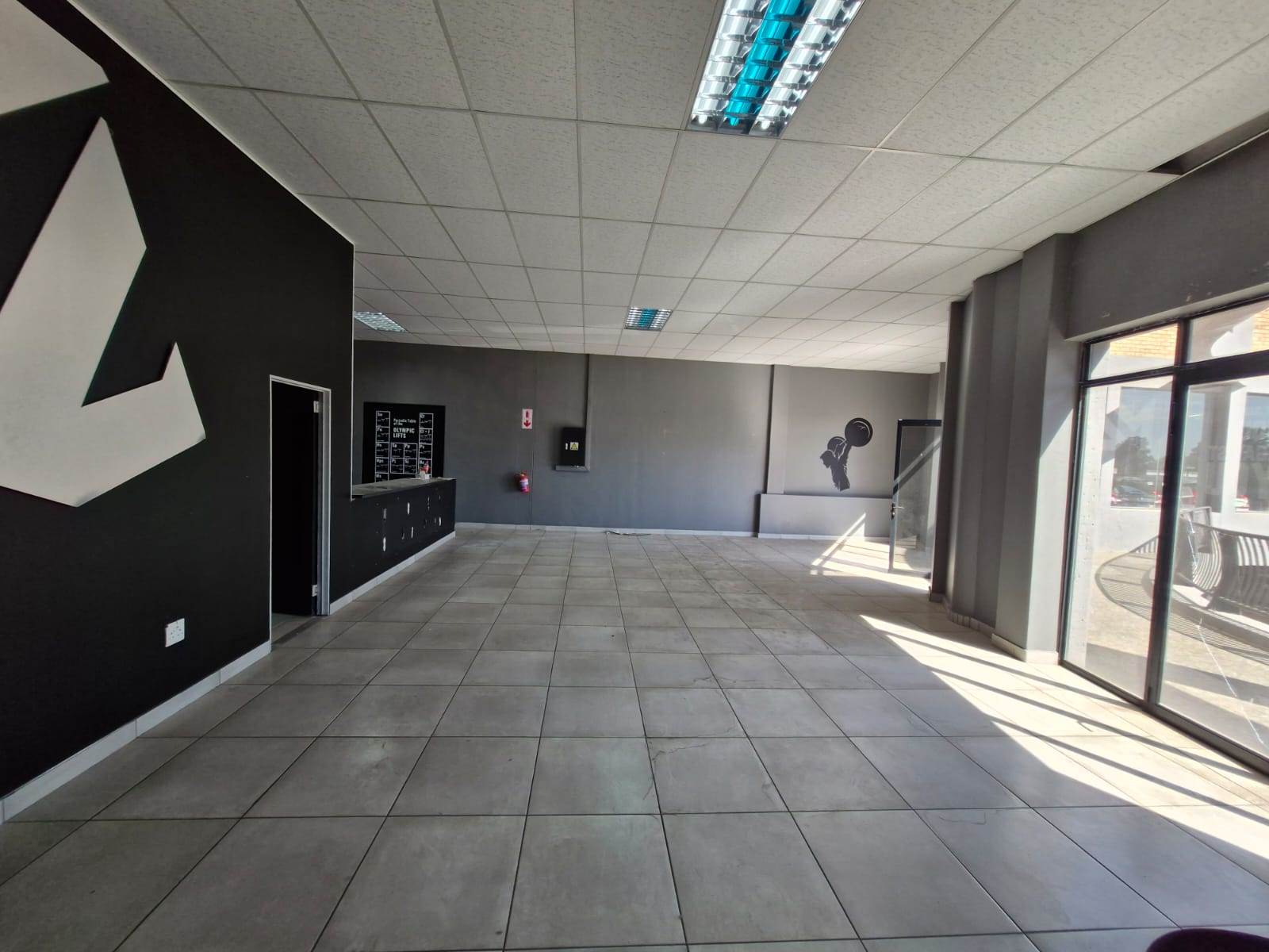 380  m² Commercial space in Del Judor photo number 7