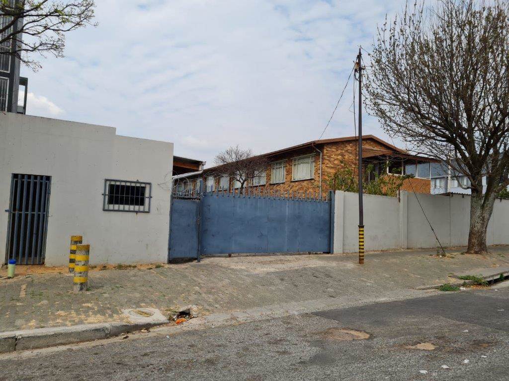 1983  m² Commercial space in Edendale photo number 14