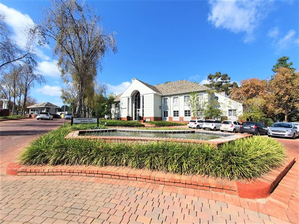 474  m² Office Space in Bryanston