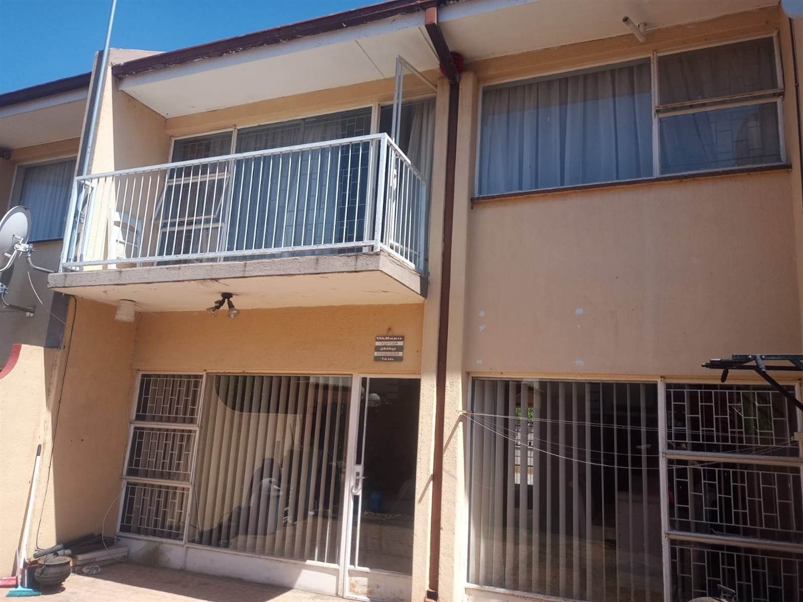 2 Bed Townhouse in Potchefstroom Central photo number 1