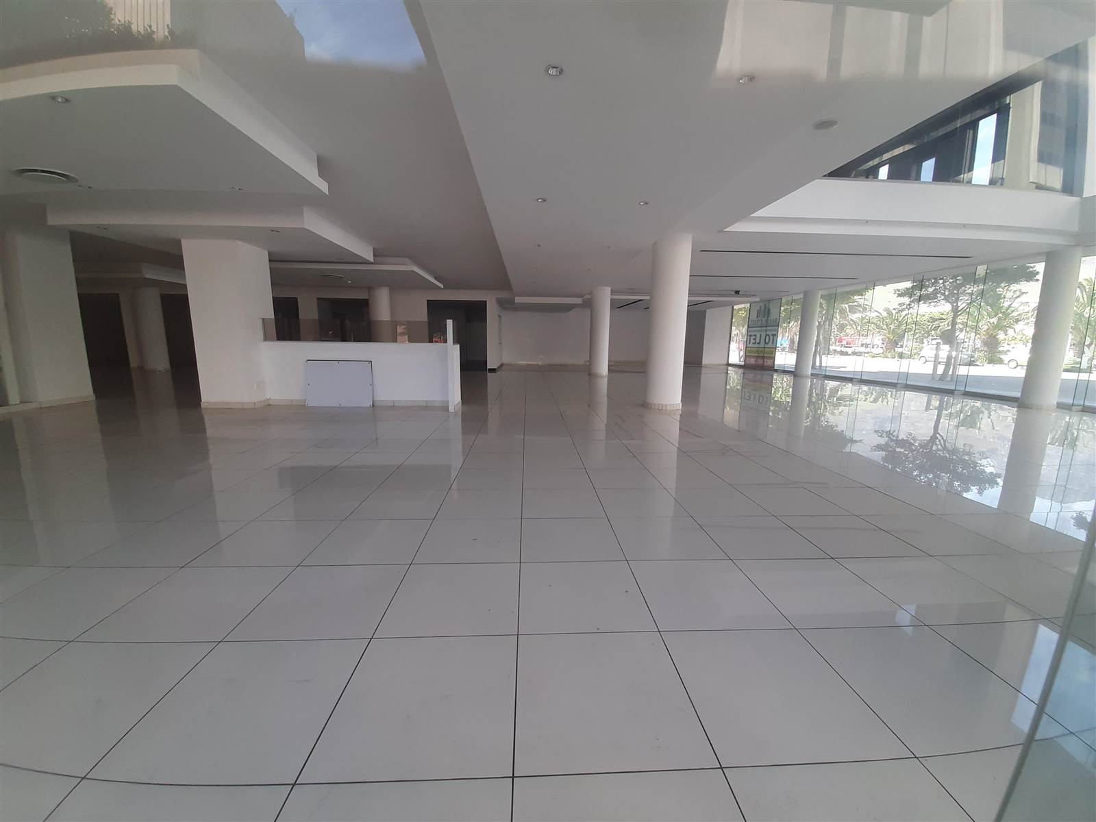 1843  m² Commercial space in Foreshore photo number 1