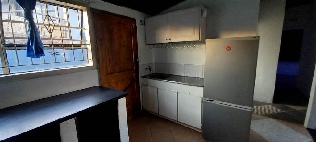 3 Bed House in Klipspruit West photo number 2