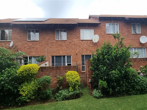 3 Bedroom Townhouse 3 Bedroom Townhouse