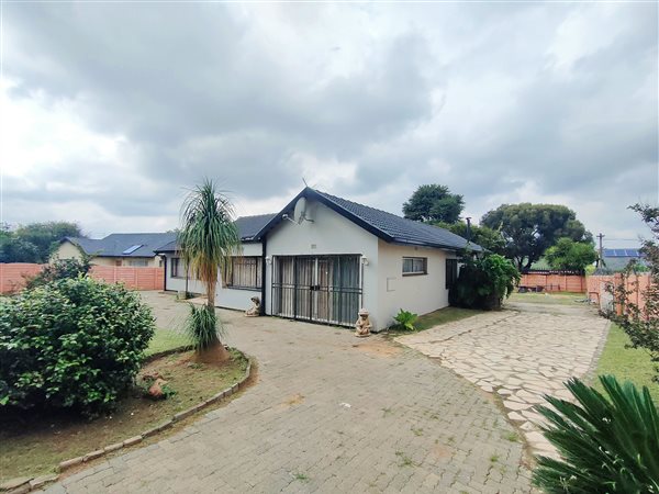 3 Bedroom House 3 Bedroom House