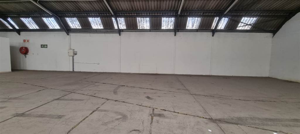 275  m² Industrial space in Airport Industria photo number 5