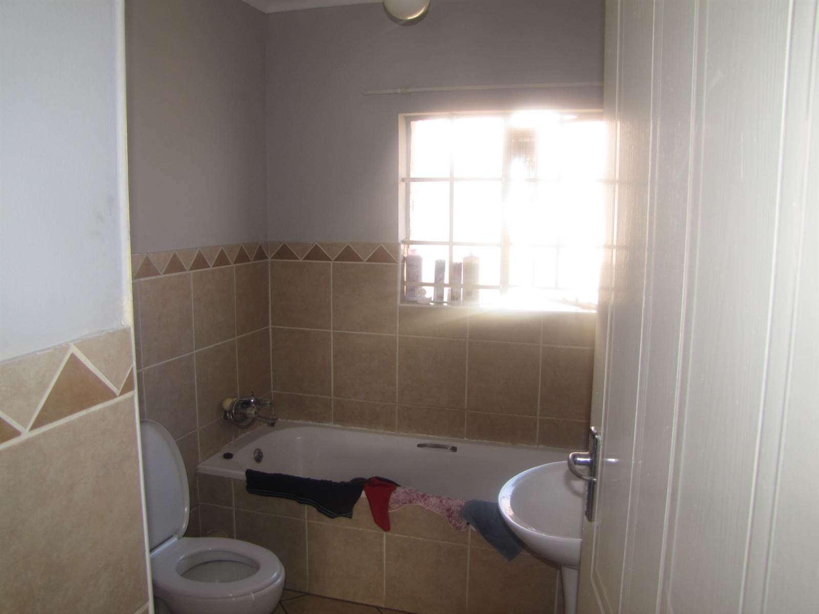 2 Bed Apartment in Proclamation Hill photo number 10