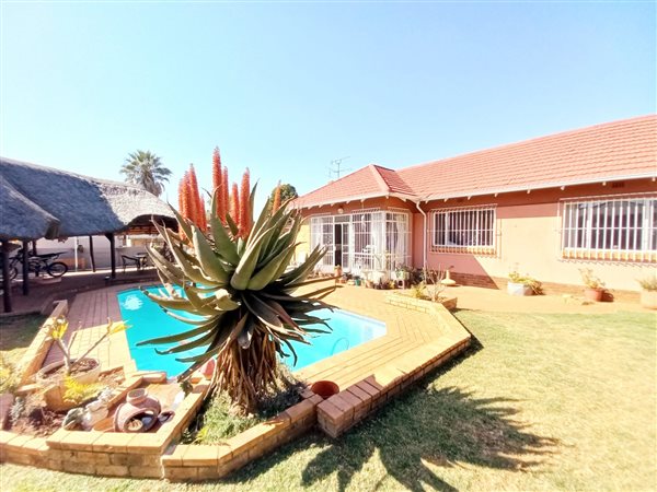 3 Bedroom House 3 Bedroom House
