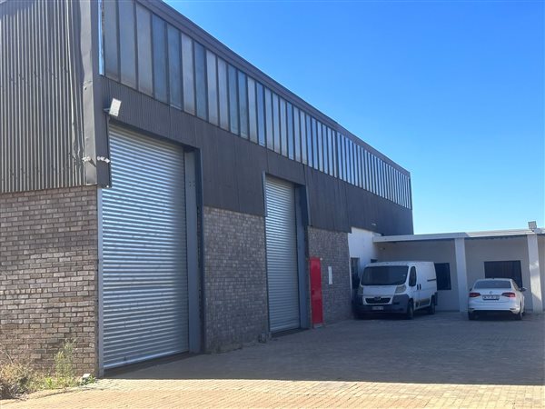 1 750  m² Industrial space