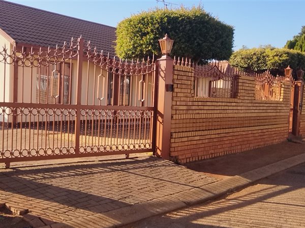 3 Bedroom House 3 Bedroom House