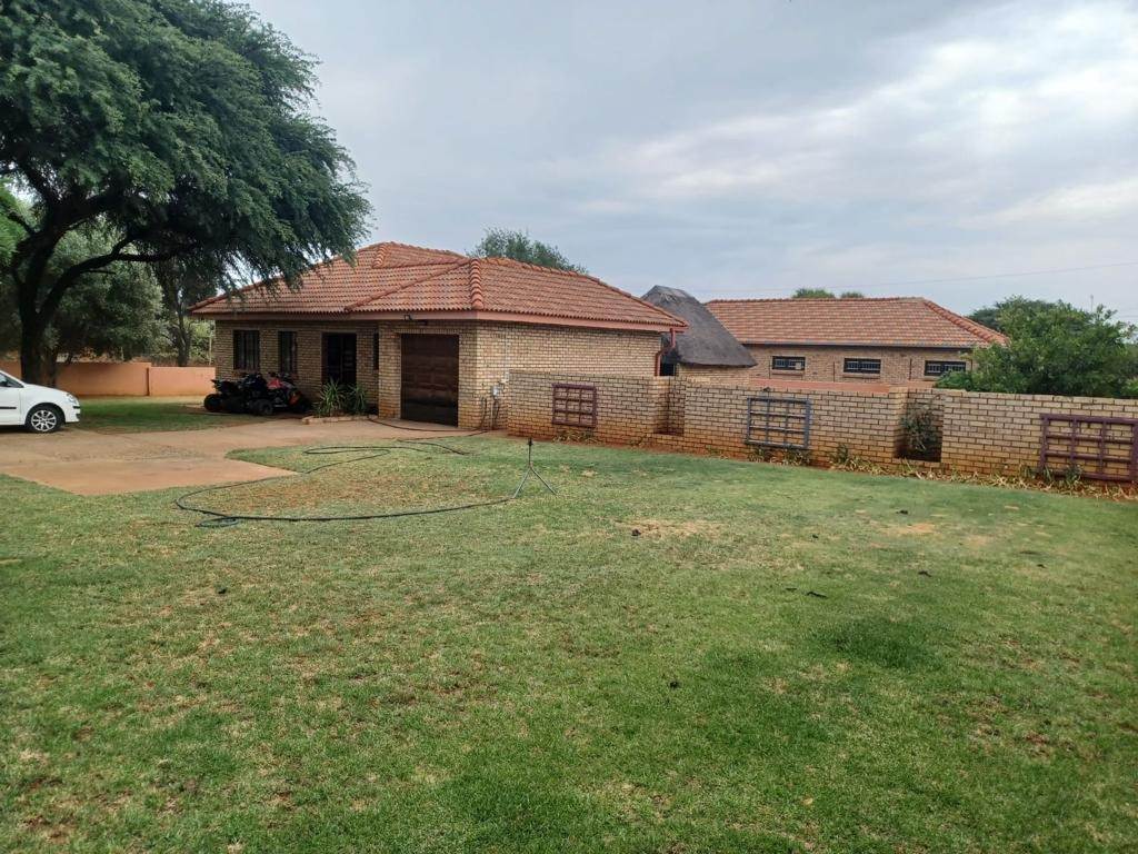 3 Bed House in Jan Kempdorp photo number 1