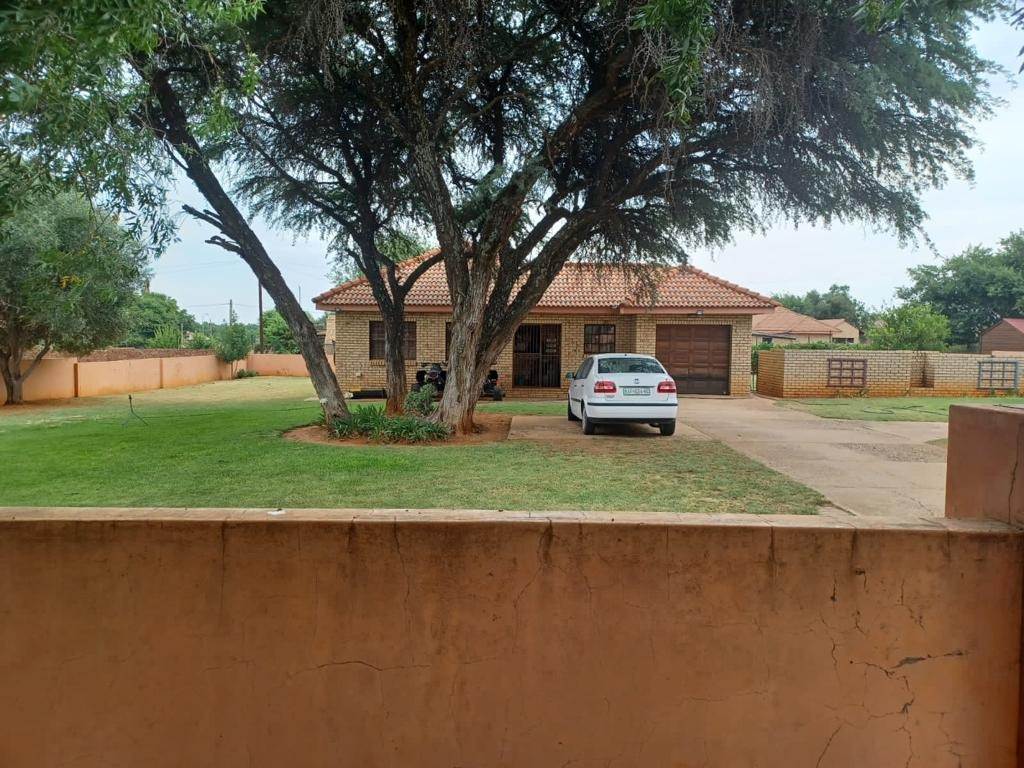 3 Bed House in Jan Kempdorp photo number 21