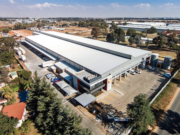 11 500 m² Industrial space 11 500 m² Industrial space