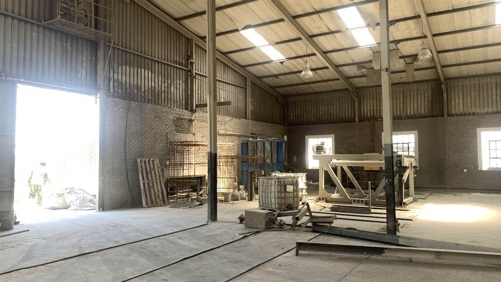 1415  m² Industrial space in Monavoni photo number 4