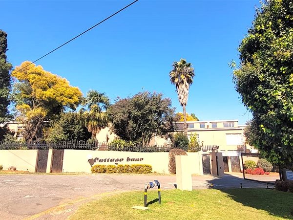 3 Bedroom Townhouse 3 Bedroom Townhouse