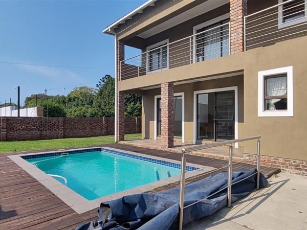 4 Bedroom House 4 Bedroom House