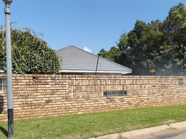 5 Bed House in Baillie Park
