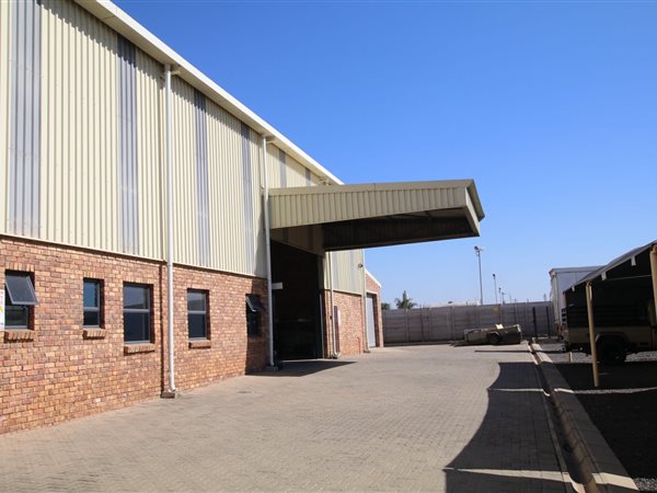 1 795 m² Industrial space 1 795 m² Industrial space