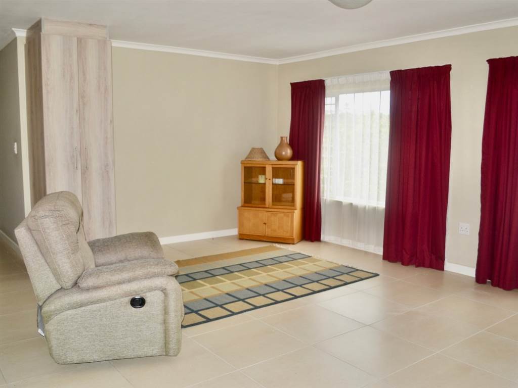 4 Bed House in Knysna Heights photo number 23