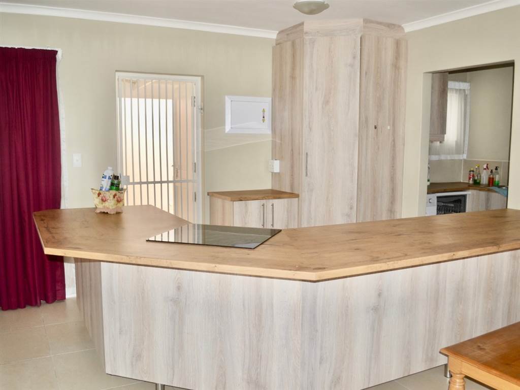 4 Bed House in Knysna Heights photo number 18