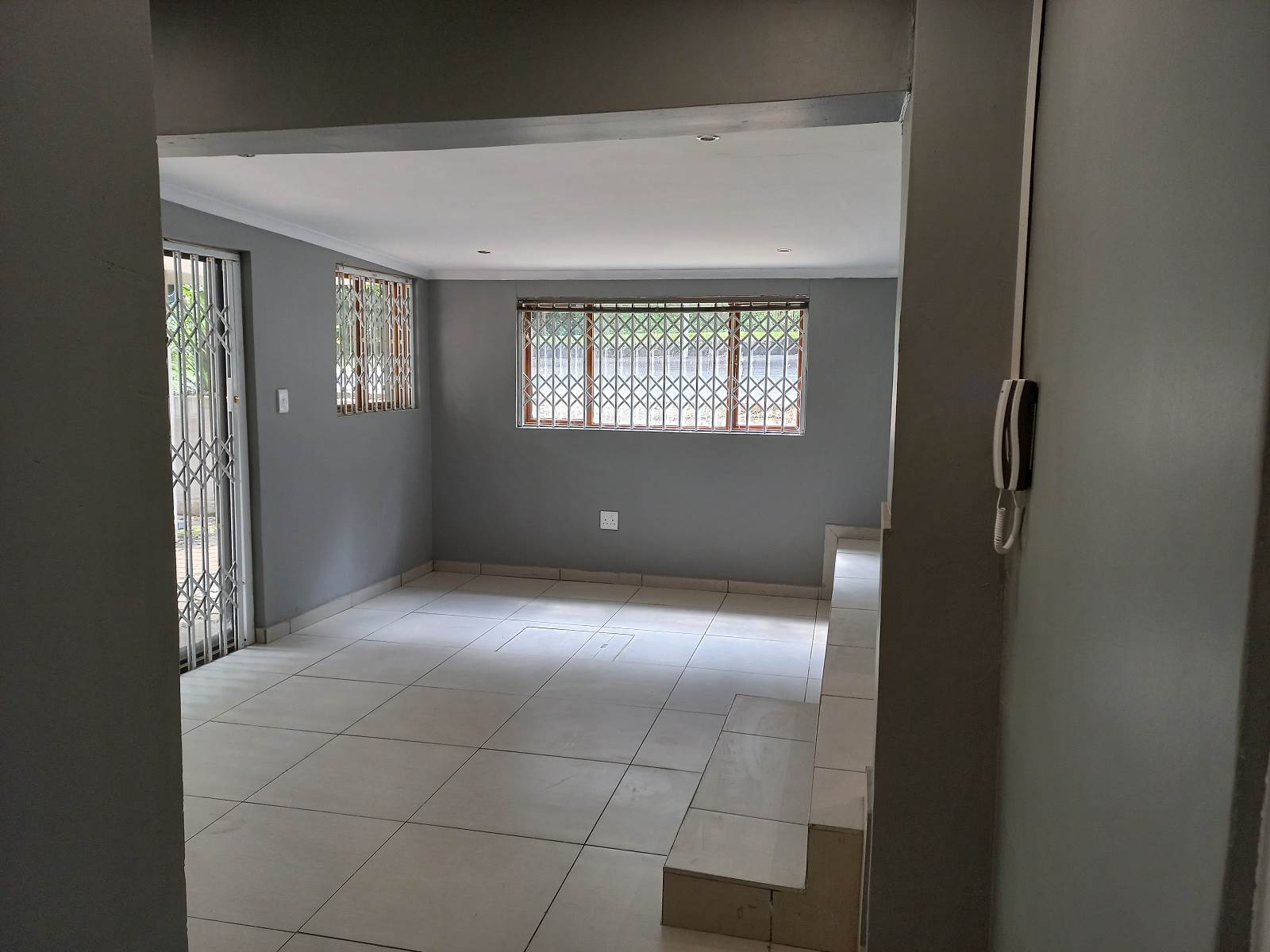 2 Bed Apartment in Kloof photo number 4