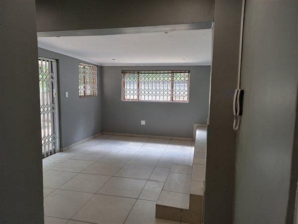 2 Bed Apartment in Kloof