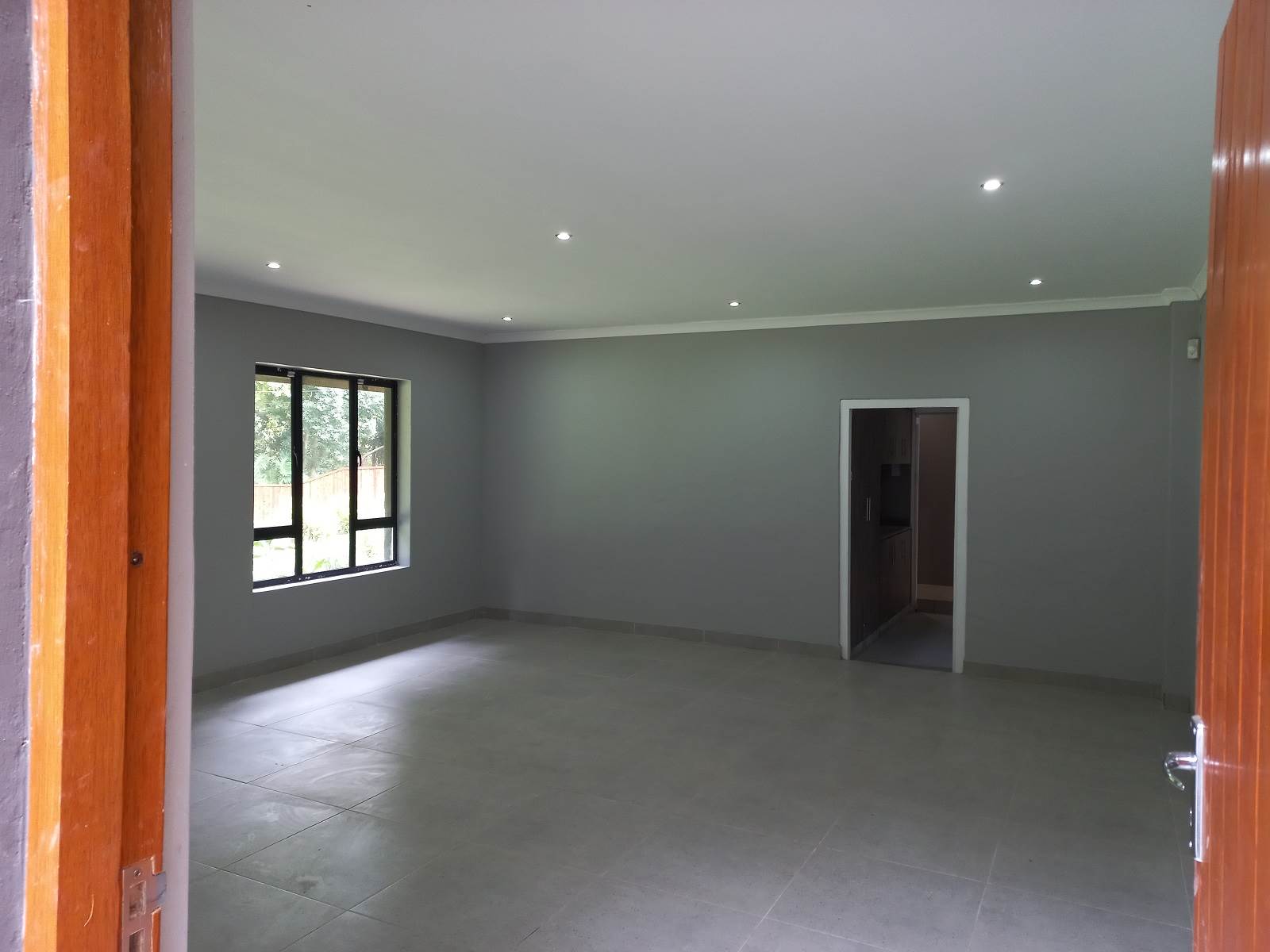2 Bed Apartment in Kloof photo number 1