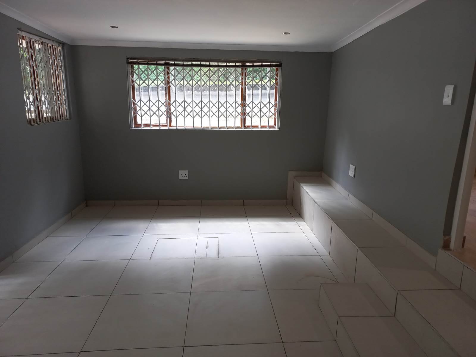2 Bed Apartment in Kloof photo number 12