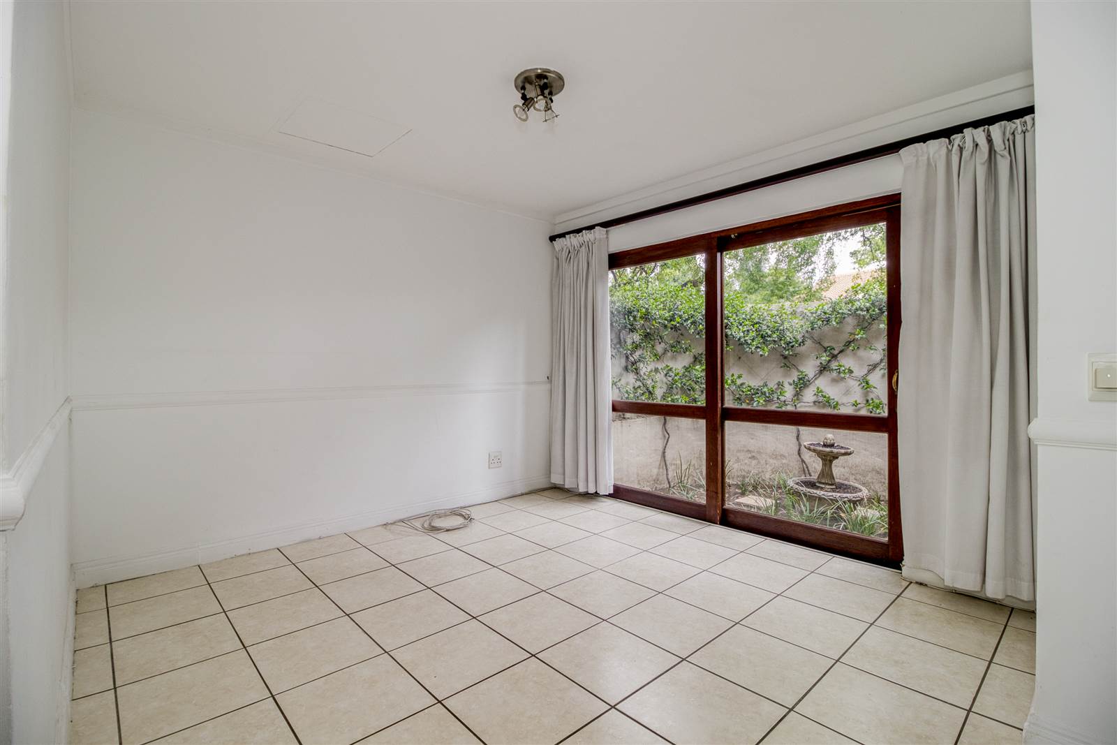 2 Bed Duplex in Lonehill photo number 16