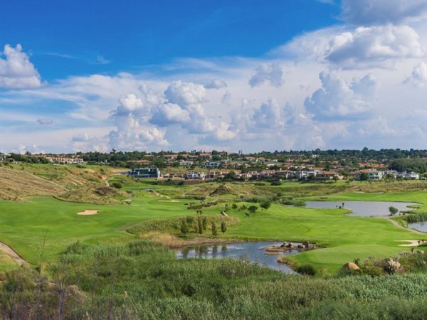649 m² Land available in Eagle Canyon Golf Estate