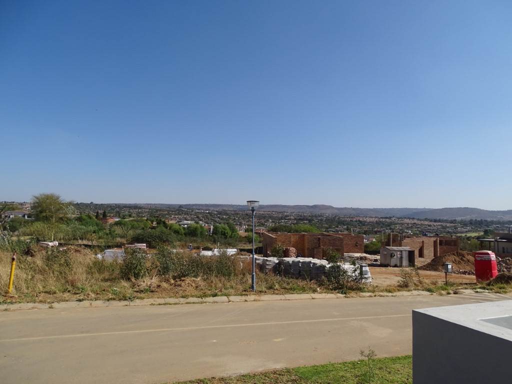 649 m² Land available in Eagle Canyon Golf Estate photo number 10